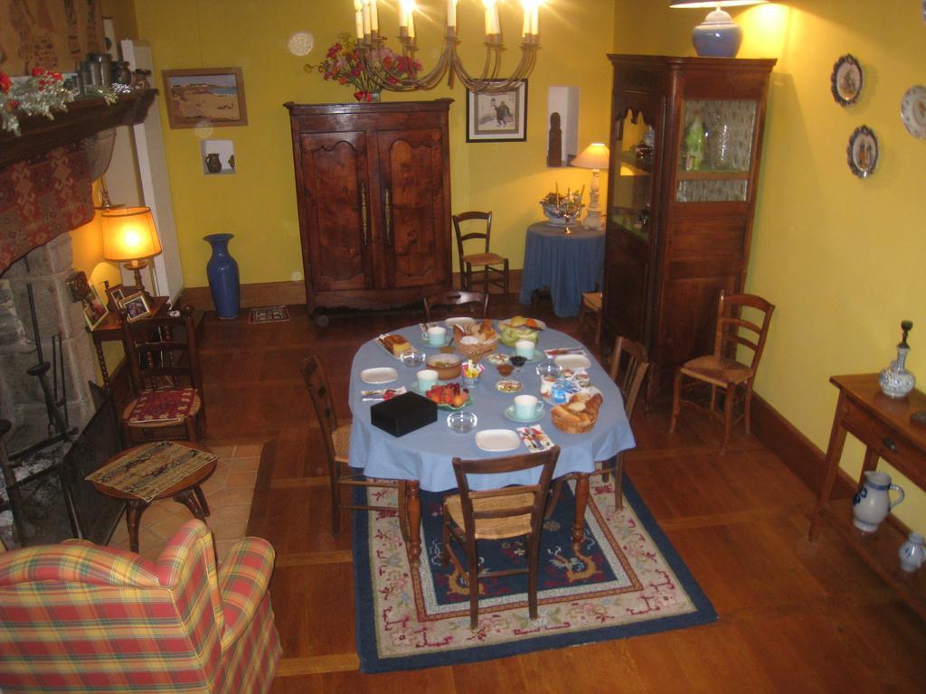 ボープロー Le Logis Des Tourelles Bed & Breakfast エクステリア 写真